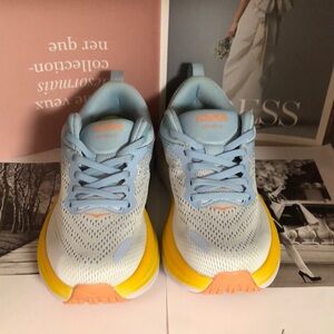 HOKA One One Women's Bondi 8 Running Shoe Size 7B